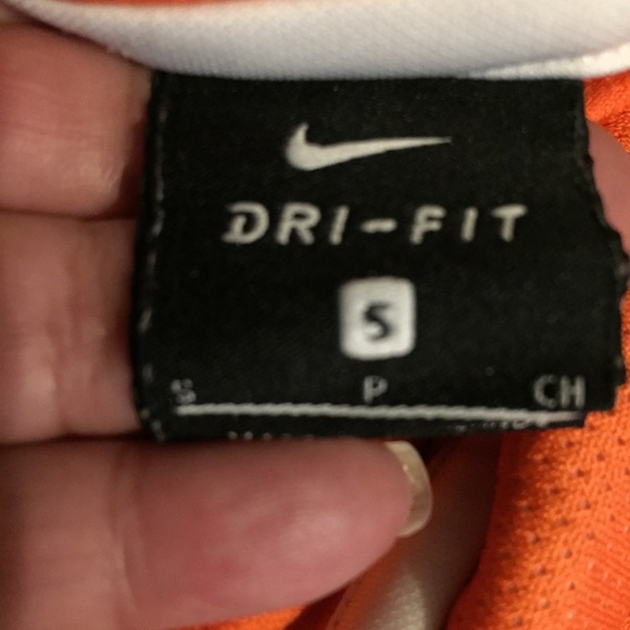 🌷Host Pick🌷Nike Orange Running Top - Picture 4 of 5